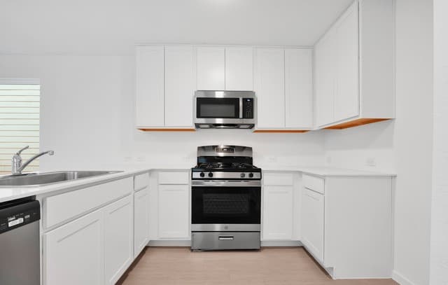 4-bedroom rental at 12038 La Cuchilla in San Antonio, TX — photo 5