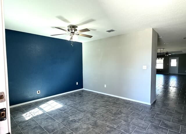 3-bedroom rental at 11845 Silver Chase in San Antonio, TX — photo 3