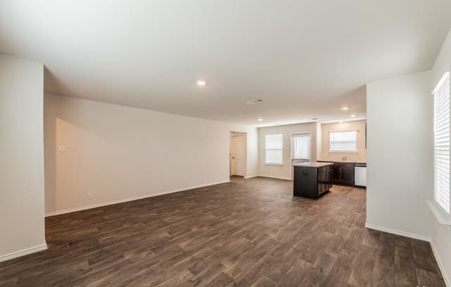 3-bedroom rental at 1006 Western Whipbird in San Antonio, TX — photo 3