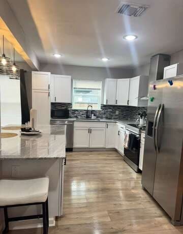 3-bedroom rental at 1035 Wildwood in San Antonio, TX — photo 5