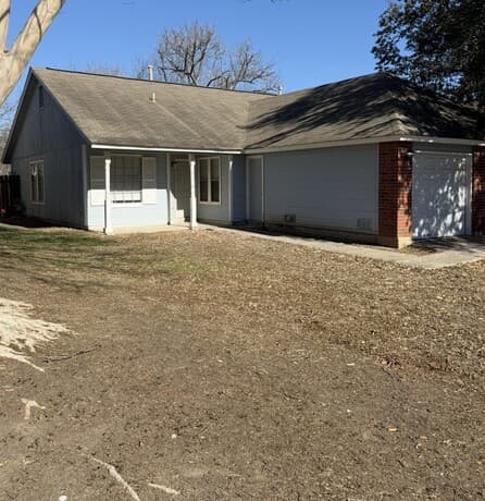 2-bedroom rental at 9219 Shadow Crest in Converse, TX — photo 2