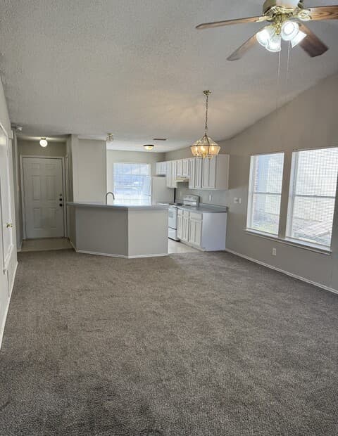 2-bedroom rental at 9219 Shadow Crest in Converse, TX — photo 4