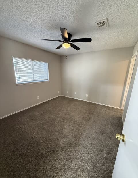 2-bedroom rental at 9219 Shadow Crest in Converse, TX — photo 5