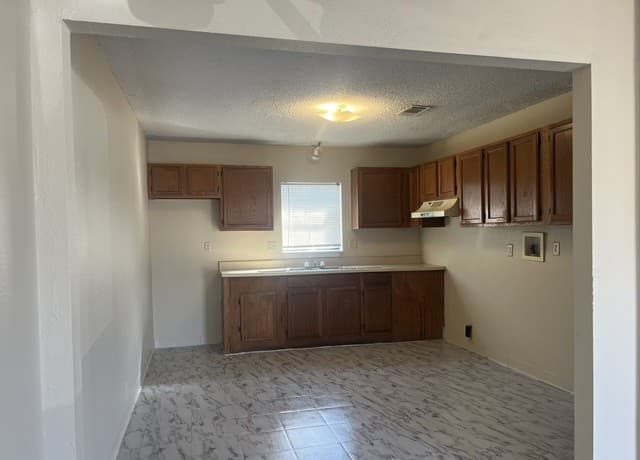 2-bedroom rental at 417 San Blas in San Antonio, TX — photo 3