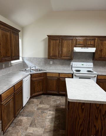 3-bedroom rental at 12610 Point Sound in San Antonio, TX — photo 4