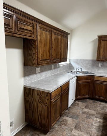 3-bedroom rental at 12610 Point Sound in San Antonio, TX — photo 5