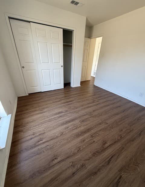 3-bedroom rental at 5915 Highfield in San Antonio, TX — photo 5