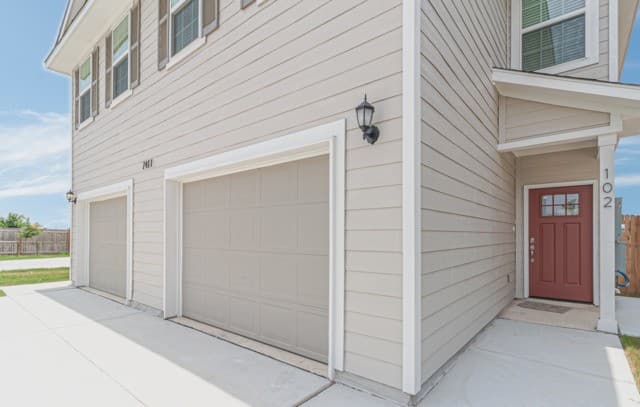 3-bedroom rental at 7411 Gramercy Way Unit 101 in San Antonio, TX — photo 3