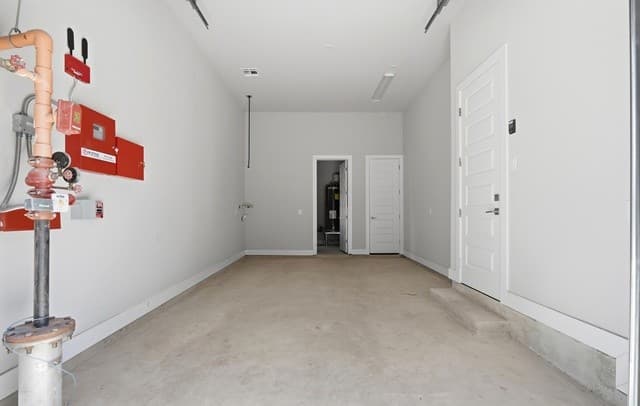 3-bedroom rental at 1817 N St Marys St Unit 301 in San Antonio, TX — photo 5
