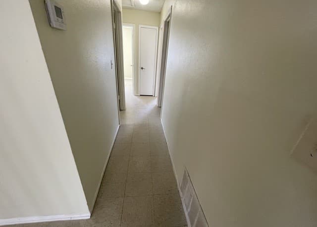 3-bedroom rental at 7107 Swinford in San Antonio, TX — photo 5