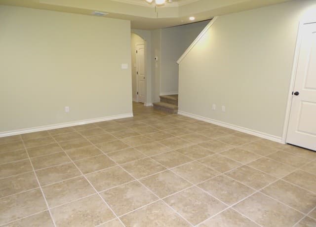 3-bedroom rental at 6406 Luglio Lane Unit 102 in San Antonio, TX — photo 4