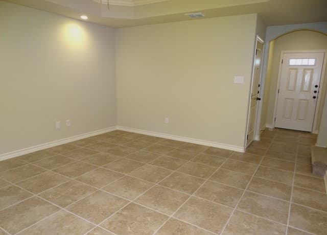3-bedroom rental at 6406 Luglio Lane Unit 102 in San Antonio, TX — photo 5