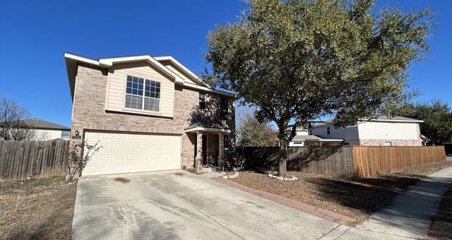 3-bedroom rental at 9506 Mustang Farm in San Antonio, TX — photo 2