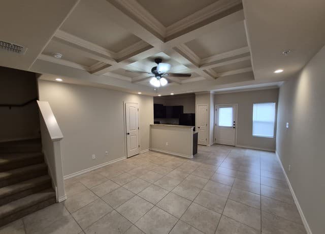 3-bedroom rental at 6619 Arancione Ave. Unit 102 in San Antonio, TX — photo 2