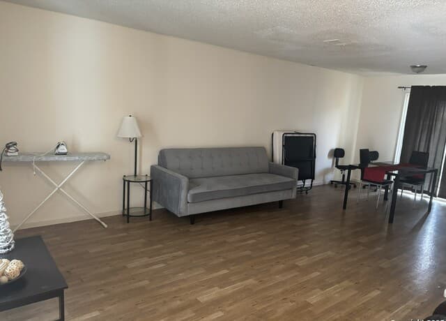 2-bedroom rental at 7322 Oak Manor Unit 41 in San Antonio, TX — photo 4