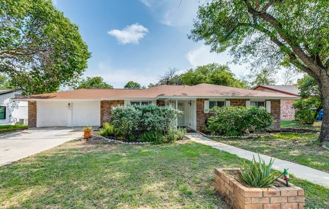 3-bedroom rental at 123 Stardream Dr in San Antonio, TX — photo 2