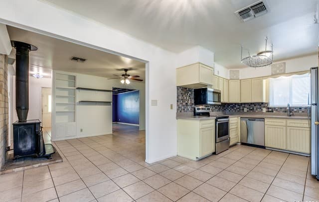 3-bedroom rental at 123 Stardream Dr in San Antonio, TX — photo 5