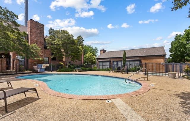 1-bedroom rental at 4803 Hamilton Wolfe Rd Unit 916 in San Antonio, TX — photo 3