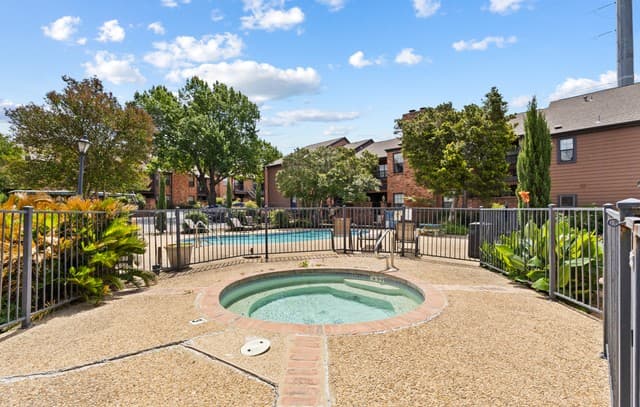 1-bedroom rental at 4803 Hamilton Wolfe Rd Unit 916 in San Antonio, TX — photo 4
