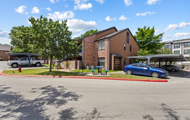 1-bedroom rental at 4803 Hamilton Wolfe Rd Unit 916 in San Antonio, TX — photo 5