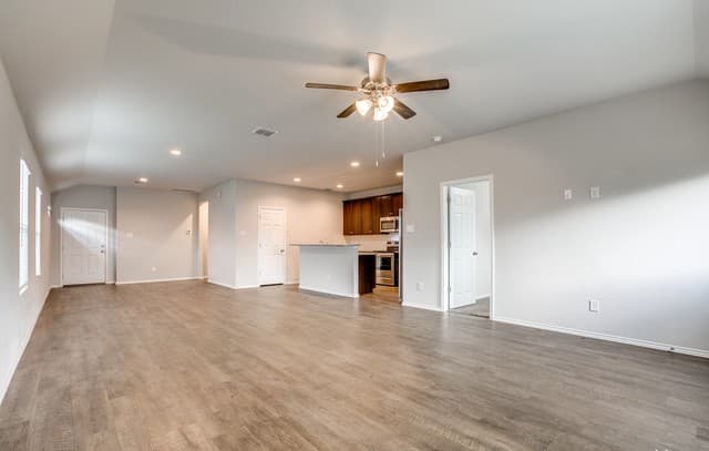 3-bedroom rental at 2025 Rhesus View in San Antonio, TX — photo 2