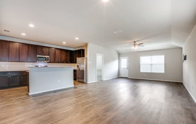 3-bedroom rental at 2025 Rhesus View in San Antonio, TX — photo 3