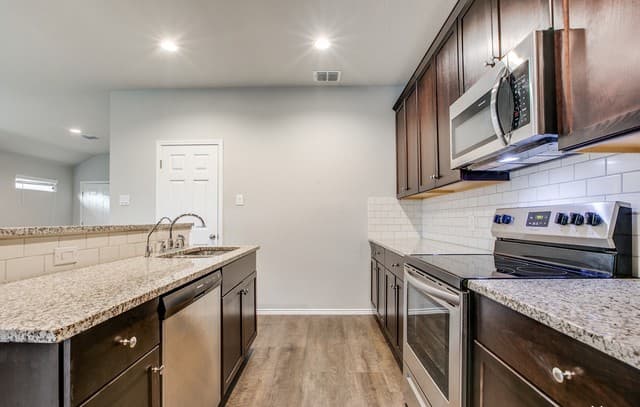 3-bedroom rental at 2025 Rhesus View in San Antonio, TX — photo 4