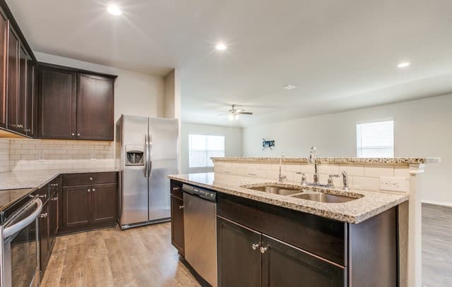 3-bedroom rental at 2025 Rhesus View in San Antonio, TX — photo 5