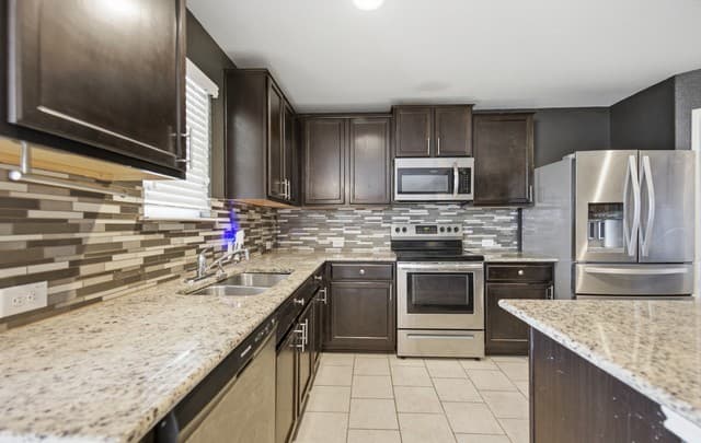 3-bedroom rental at 7411 Rigel Chase in San Antonio, TX — photo 4