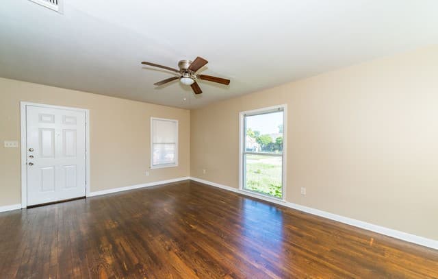 3-bedroom rental at 418 Bailey in San Antonio, TX — photo 3