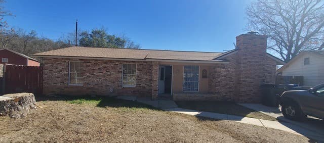 5-bedroom rental at 7206 Marble Creek Dr in San Antonio, TX — photo 2
