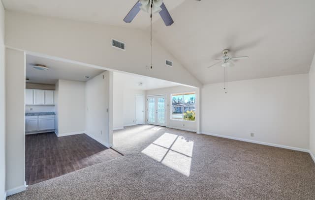 3-bedroom rental at 827 Horseshoe in Universal City, TX — photo 3