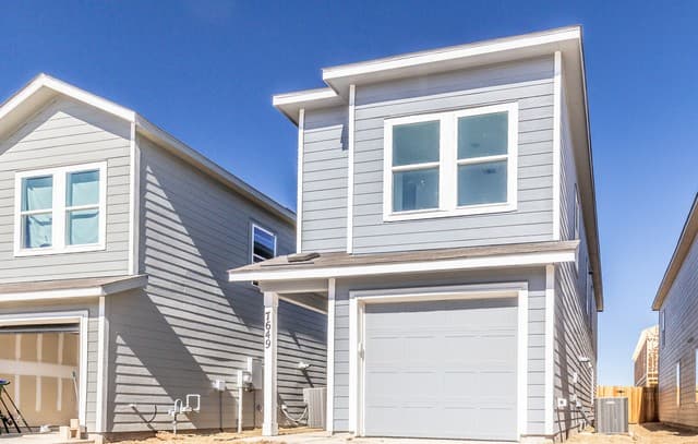 4-bedroom rental at 7649 Barcelo Way in San Antonio, TX — photo 2