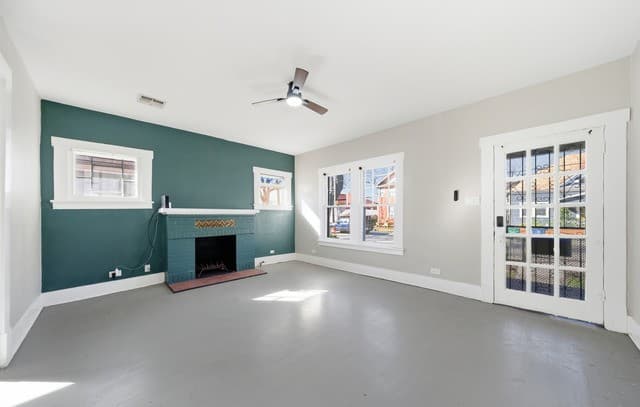 2-bedroom rental at 122 Biering Unit 2 in San Antonio, TX — photo 2