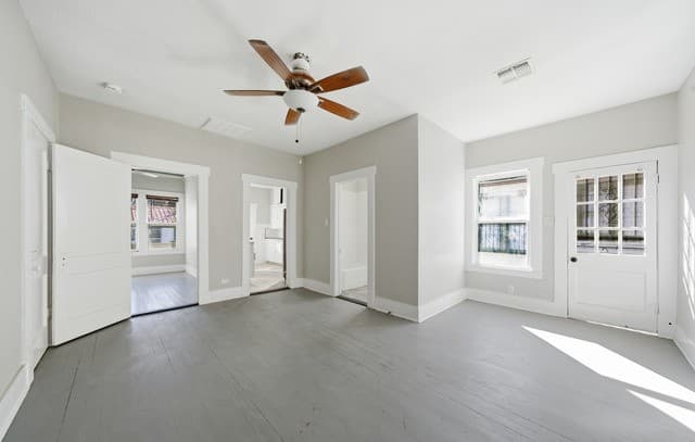 2-bedroom rental at 122 Biering Unit 2 in San Antonio, TX — photo 3