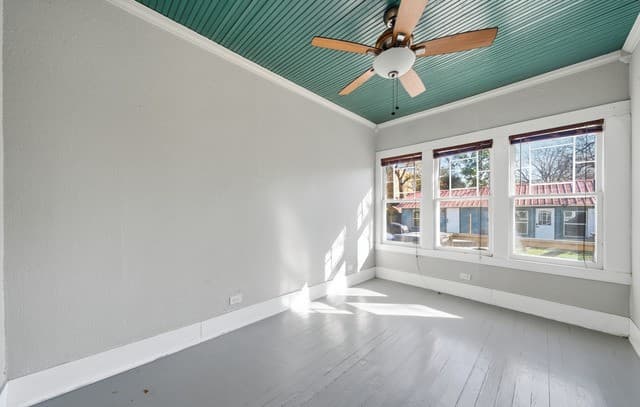 2-bedroom rental at 122 Biering Unit 2 in San Antonio, TX — photo 4