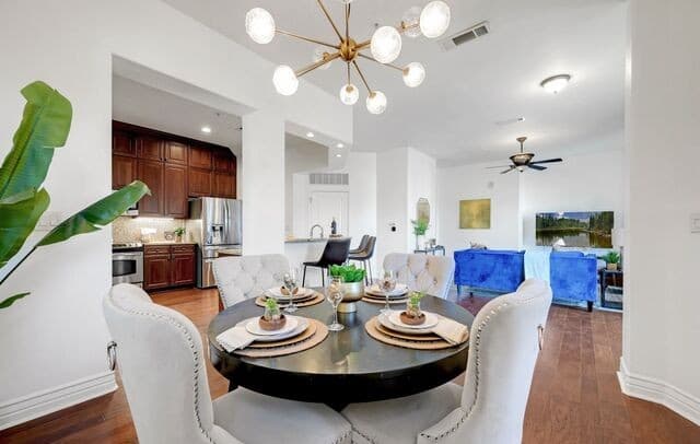 3-bedroom rental at 215 Center St Unit 311 in San Antonio, TX — photo 3