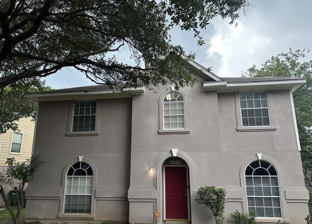 4-bedroom rental at 10463 Trailway Oak in San Antonio TX