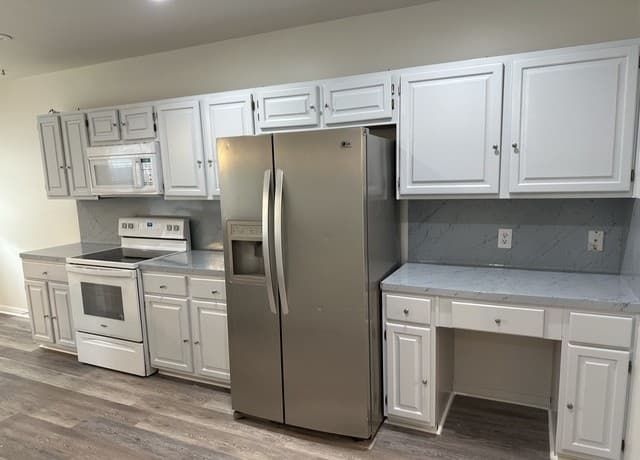 4-bedroom rental at 10463 Trailway Oak in San Antonio, TX — photo 5