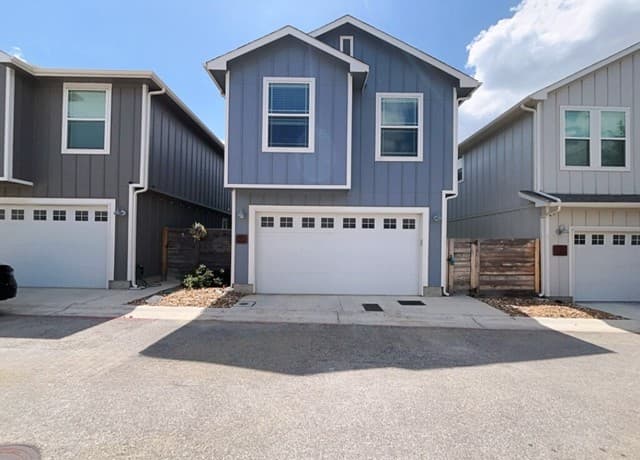 3-bedroom rental at 1511 E Sandalwood Unit 11 in San Antonio TX