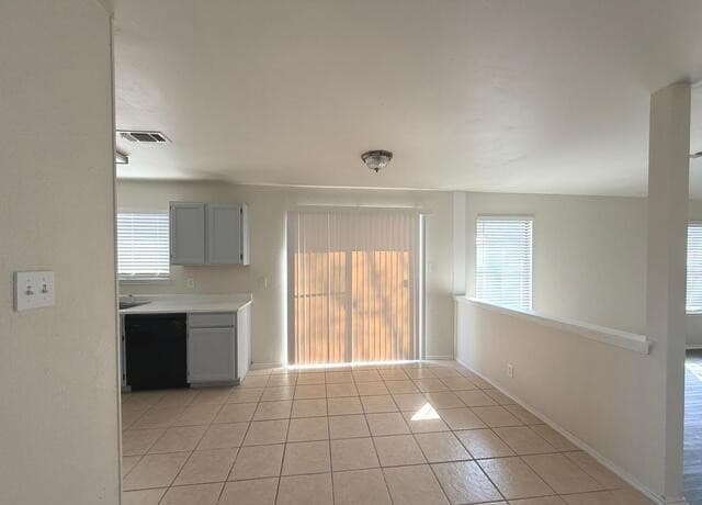 4-bedroom rental at 7434 Lazy Trails in San Antonio, TX — photo 5