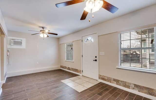1-bedroom rental at 346 Leming Dr. Apt A Unit A in San Antonio, TX — photo 2