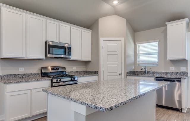 3-bedroom rental at 13602 Crossbow Ridge in San Antonio, TX — photo 5
