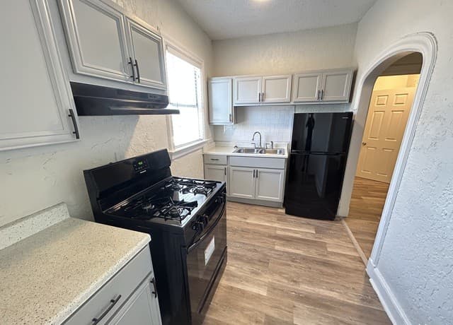 1-bedroom rental at 1625 Mccullough Ave Unit 7 in San Antonio, TX — photo 3