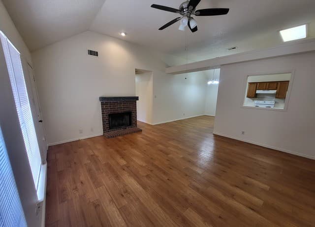 3-bedroom rental at 12122 Netherwood in San Antonio, TX — photo 3