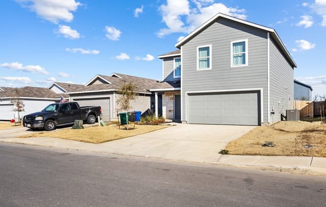4-bedroom rental at 1347 Neria Loop in San Antonio, TX — photo 2