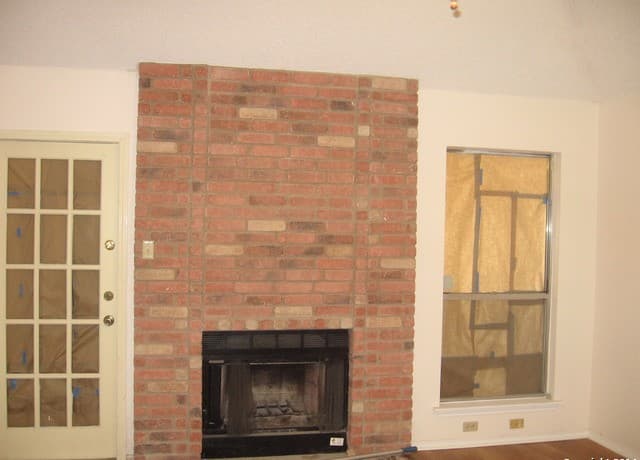 3-bedroom rental at 13815 Parksite Woods in San Antonio, TX — photo 3