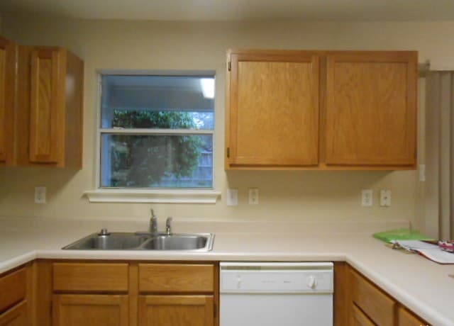 3-bedroom rental at 8403 Shooting Quail in San Antonio, TX — photo 5
