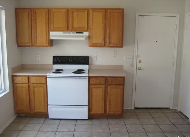 3-bedroom rental at 4807 Georges Farm in San Antonio, TX — photo 3