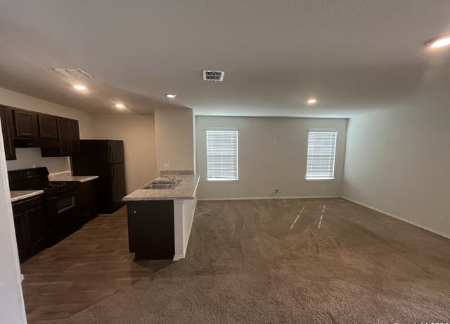 2-bedroom rental at 4226 Toledo Mist in San Antonio, TX — photo 5